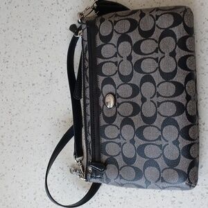 BLACK COACH CROSSBODY PURSE
